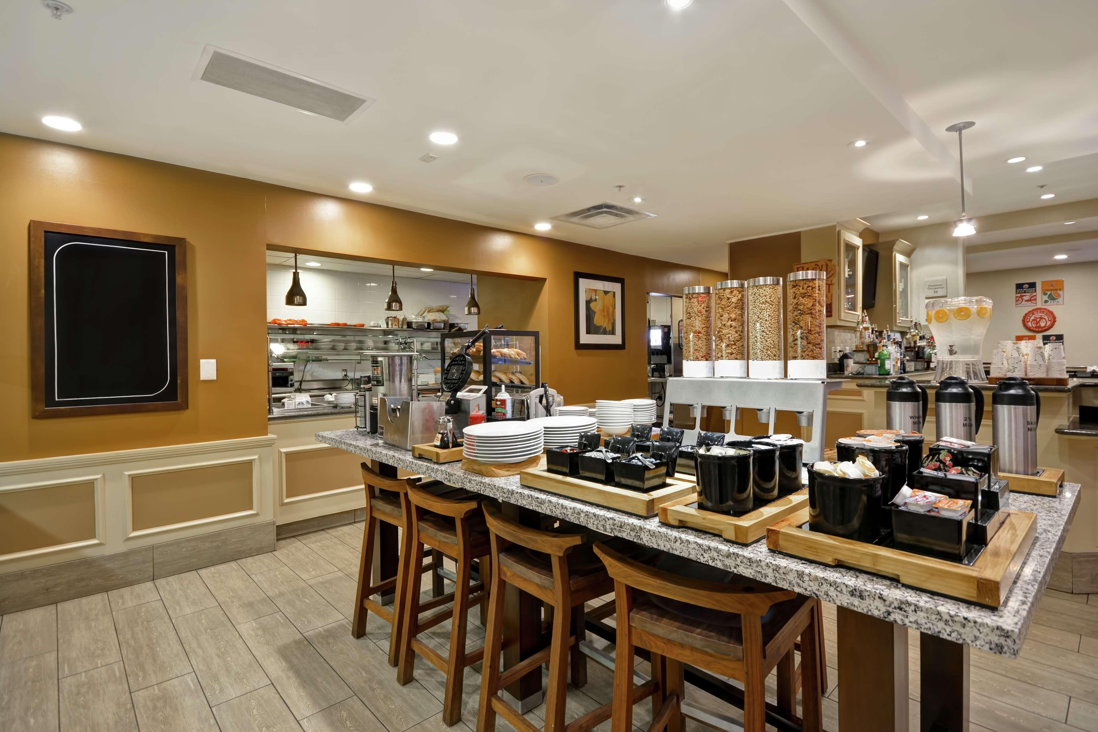 Hilton Garden Inn Fort Collins Dış mekan fotoğraf