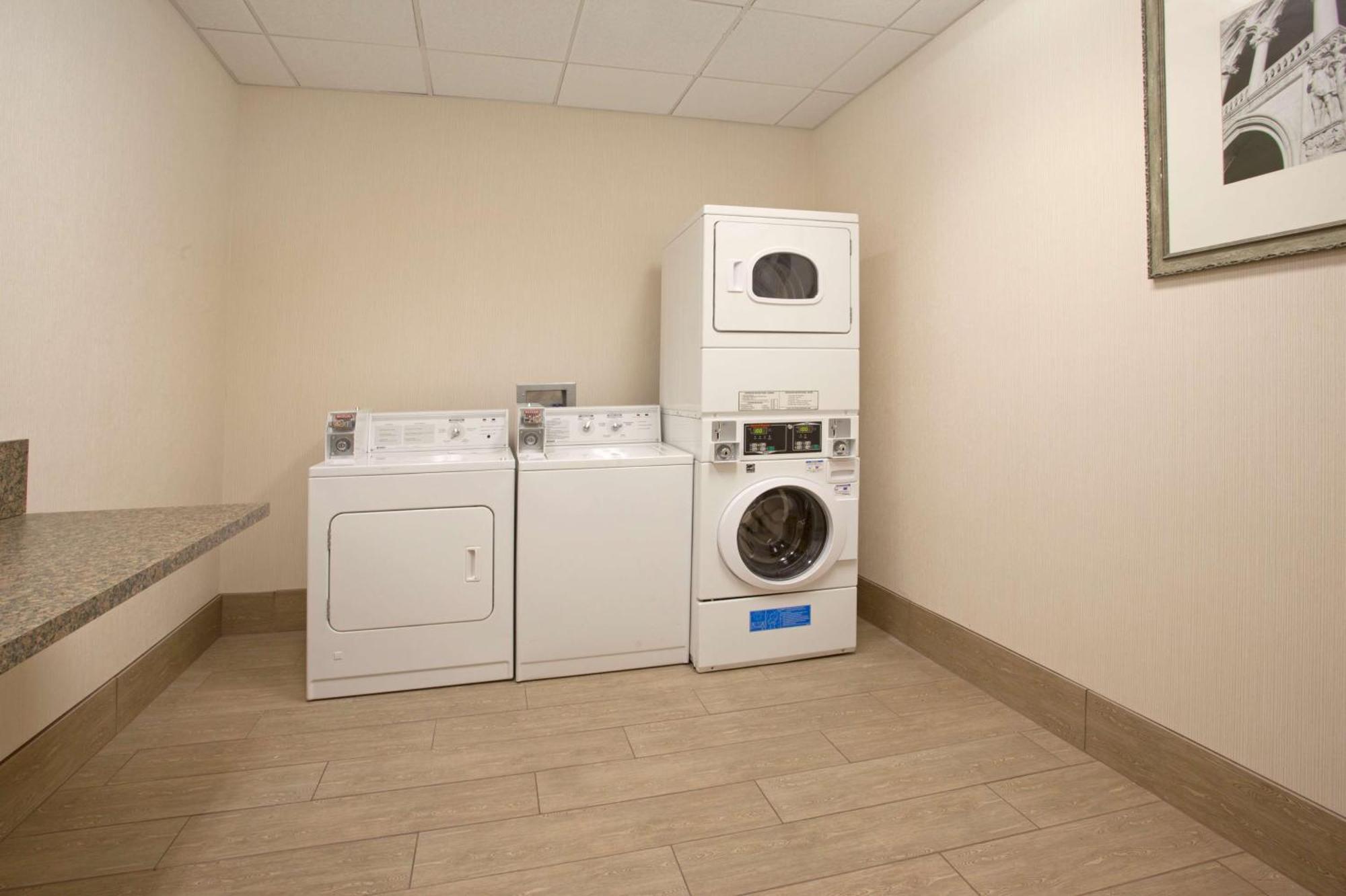 Hilton Garden Inn Fort Collins Dış mekan fotoğraf